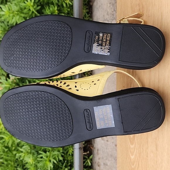 Comfortview Yellow Sandals with Slingback and Cutout Design Size 8 - Picture 9 of 9